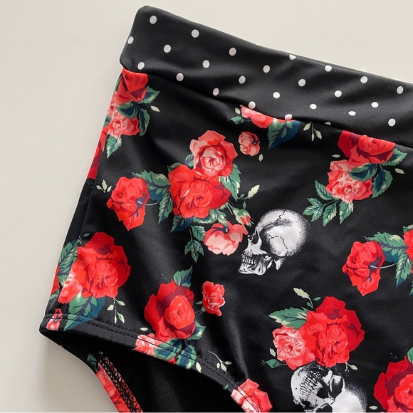 NEW Hot Topic Midnight Hours Skull Rose Black Swim Bottom Plus Size 3X Polka Dot - Picture 3 of 5